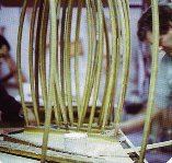 A pic of an  old-fashioned gobar press 